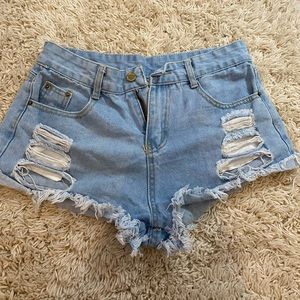 Women’s Frayed/Ripped Light-Wash Jean Shorts